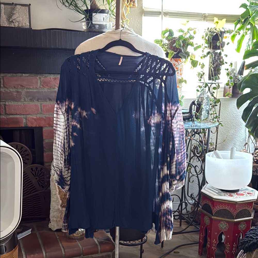 Free People Blue Long Sleeve Cut Out Blouse